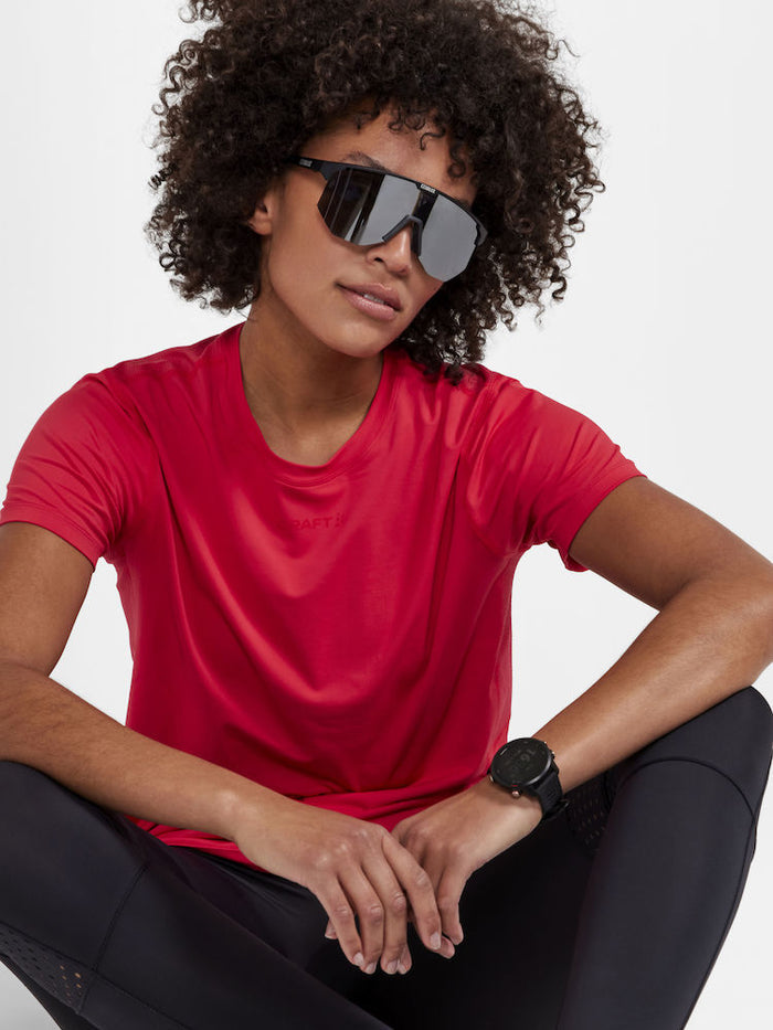 Craft Adv Essence T-Shirt Femmes - Plein Air Entrepôt
